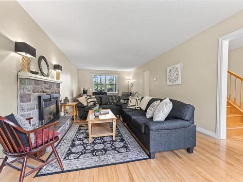 8 Fox Glove Lane, Halifax, NS - Indoor Photo Showing Living Room With Fireplace