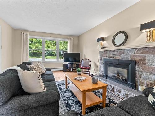 8 Fox Glove Lane, Halifax, NS - Indoor Photo Showing Living Room With Fireplace