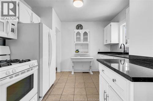 3337 Riberdy Road, Windsor, ON - Indoor Photo Showing Kitchen
