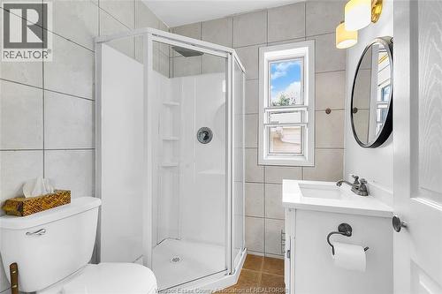3337 Riberdy Road, Windsor, ON - Indoor Photo Showing Bathroom