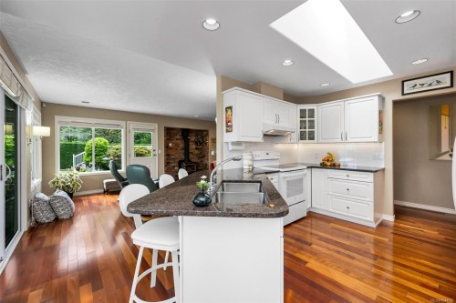 949 Pacific Pl, Duncan, BC 