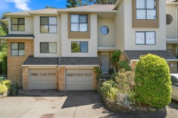 #6-1404 McKenzie Ave Saanich, BC V8N 1A1