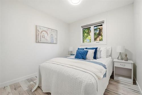 39 Madrill Cl, Winnipeg, MB - Indoor Photo Showing Bedroom