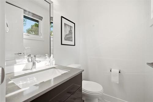 39 Madrill Cl, Winnipeg, MB - Indoor Photo Showing Bathroom