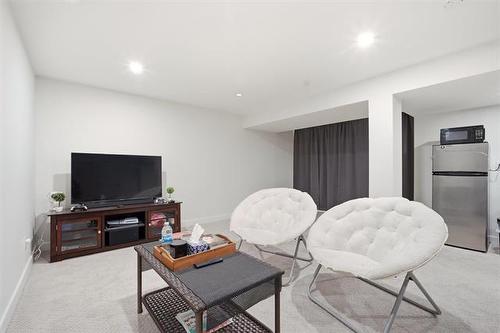 39 Madrill Cl, Winnipeg, MB - Indoor