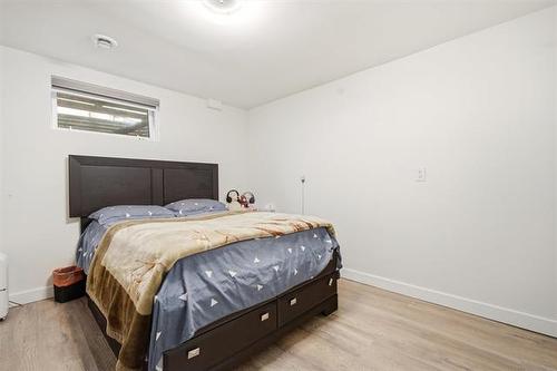 39 Madrill Cl, Winnipeg, MB - Indoor Photo Showing Bedroom
