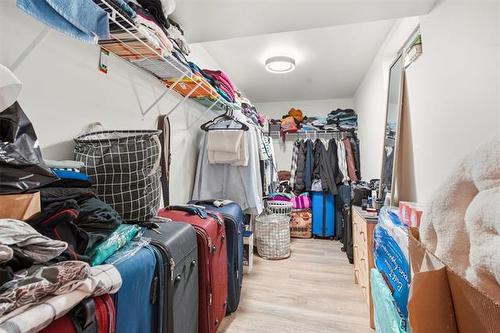 39 Madrill Cl, Winnipeg, MB - Indoor With Storage