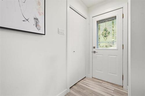 39 Madrill Cl, Winnipeg, MB - Indoor Photo Showing Other Room