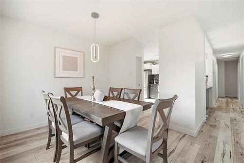 39 Madrill Cl, Winnipeg, MB - Indoor Photo Showing Dining Room