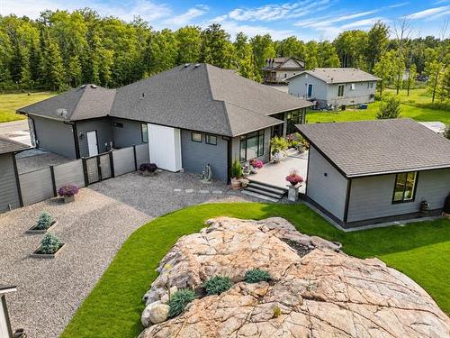 23 Amherst Dr, Pinawa, MB - Outdoor