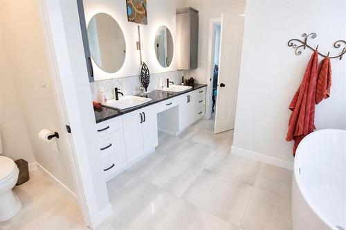 23 Amherst Dr, Pinawa, MB - Indoor Photo Showing Bathroom