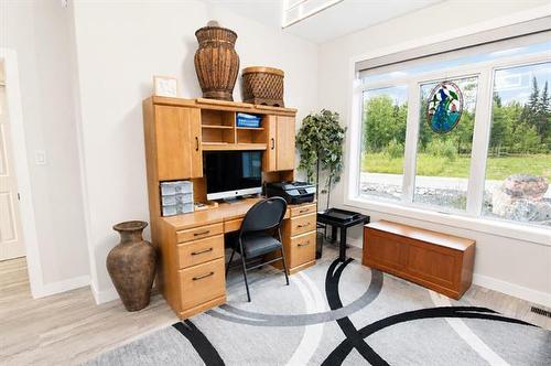 23 Amherst Dr, Pinawa, MB - Indoor Photo Showing Office