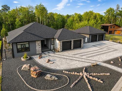 23 Amherst Dr, Pinawa, MB - Outdoor