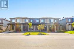 921 CLARKIA STREET Ottawa, ON K1T 0Y2