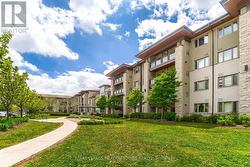 119 - 570 LOLITA GARDENS  Mississauga, ON L5A 0A1