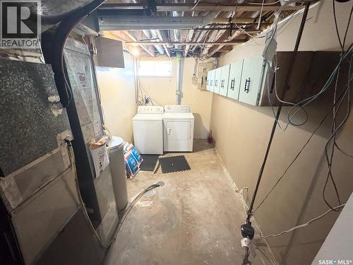 2907 Jenkins Drive E, Regina, SK - Indoor Photo Showing Laundry Room