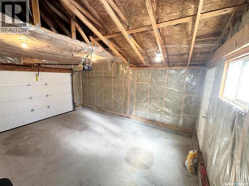 2907 Jenkins Drive E, Regina, SK - Indoor Photo Showing Garage