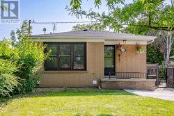 751 MEADOWVALE ROAD Toronto, ON M1C 1T1