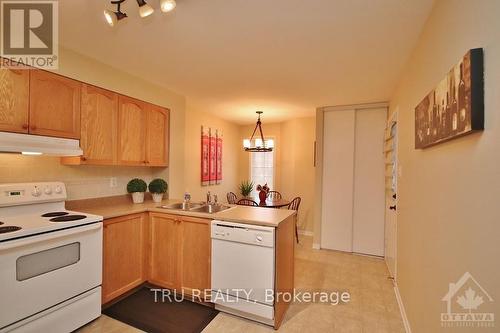 835 Longfields Drive, Ottawa, ON - Indoor Photo Showing Kitchen With Double Sink