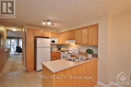 835 Longfields Drive, Ottawa, ON - Indoor Photo Showing Kitchen With Double Sink