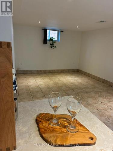 1470 Fisher Avenue, Burlington, ON - Indoor