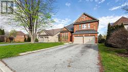 183 VALMONT COURT Hamilton, ON L9G 5A1
