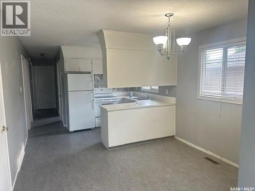 724 Eastview Avenue, Regina, SK - Indoor