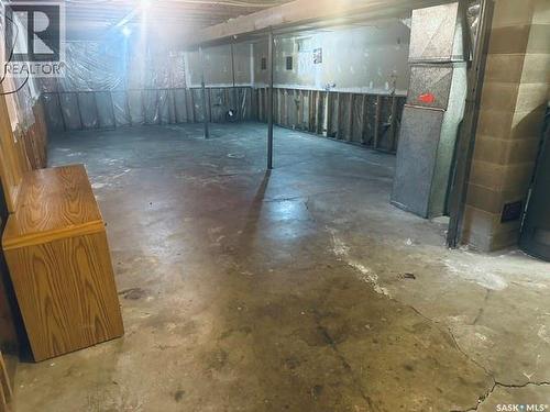 724 Eastview Avenue, Regina, SK - Indoor