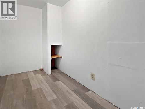 359 6Th Avenue Se, Swift Current, SK - Indoor Photo Showing Other Room