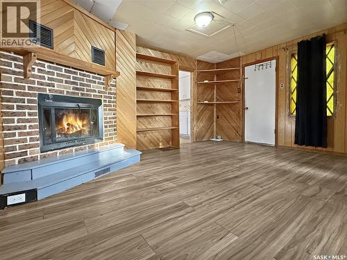 359 6Th Avenue Se, Swift Current, SK - Indoor With Fireplace