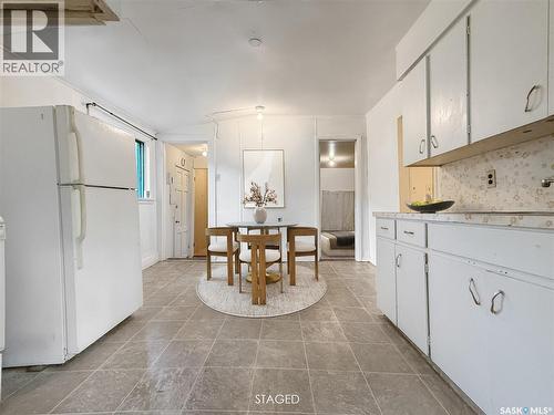 359 6Th Avenue Se, Swift Current, SK - Indoor Photo Showing Other Room