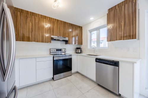 Cuisine - 9935 Rue Riverin, Brossard, QC - Indoor Photo Showing Kitchen