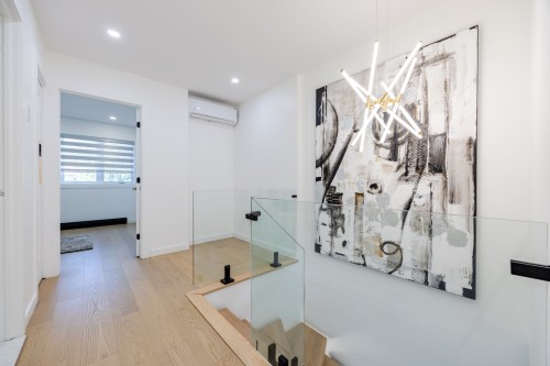 Hall d'entrée/Vestibule - 9935 Rue Riverin, Brossard, QC - Indoor Photo Showing Other Room
