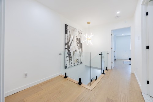 Hall d'entrée/Vestibule - 9935 Rue Riverin, Brossard, QC - Indoor Photo Showing Other Room
