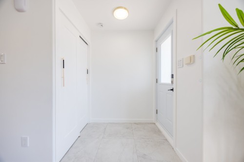 Intérieur - 9935 Rue Riverin, Brossard, QC - Indoor Photo Showing Other Room
