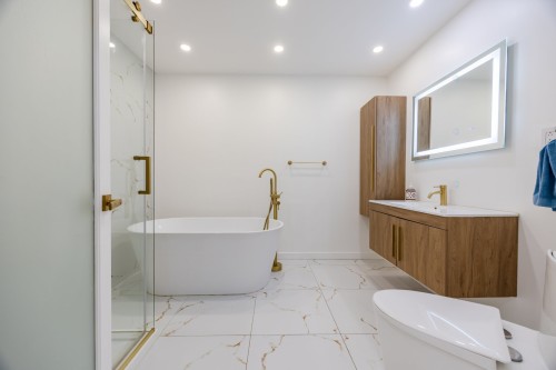 Salle de bains - 9935 Rue Riverin, Brossard, QC - Indoor Photo Showing Bathroom