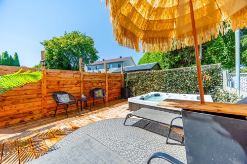 Cour - 9935 Rue Riverin, Brossard, QC - 