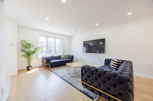Salon - 9935 Rue Riverin, Brossard, QC - Indoor Photo Showing Living Room