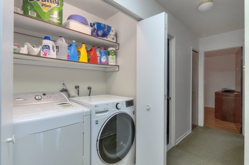Salle de lavage - 50 Rue Westpark, Dollard-Des-Ormeaux, QC - Indoor Photo Showing Laundry Room