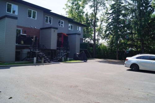 Parking - 101-78 Rue Moreau, Saint-Jean-Sur-Richelieu, QC - Outdoor