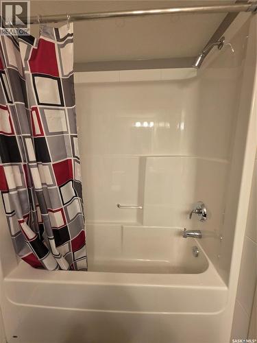 110 306 Petterson Drive, Estevan, SK - Indoor Photo Showing Bathroom