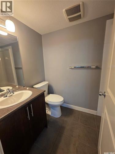 110 306 Petterson Drive, Estevan, SK - Indoor Photo Showing Bathroom