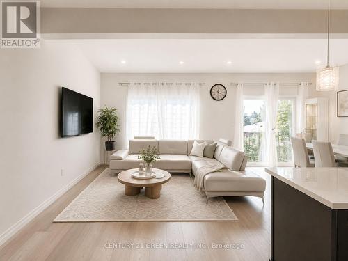 251 Clark Avenue, Kitchener, ON - Indoor Photo Showing Living Room