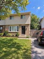MAIN & 2ND - 32 ELVIRA CRESCENT London South, ON N6E 2P4