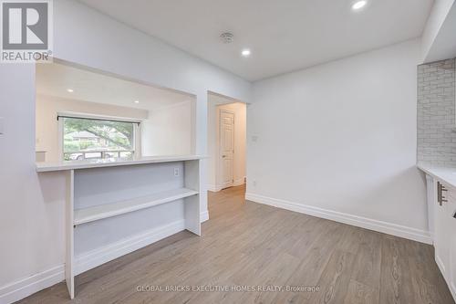100 Lauris Avenue, Cambridge, ON - Indoor Photo Showing Other Room