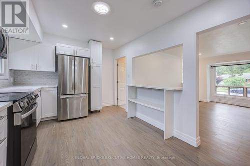 100 Lauris Avenue, Cambridge, ON - Indoor Photo Showing Kitchen With Stainless Steel Kitchen