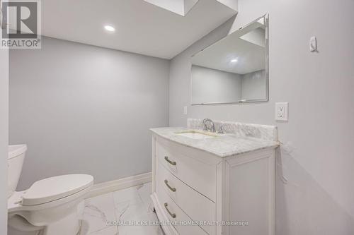 100 Lauris Avenue, Cambridge, ON - Indoor Photo Showing Bathroom