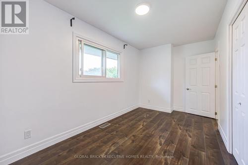 100 Lauris Avenue, Cambridge, ON - Indoor Photo Showing Other Room