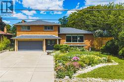 364 FENNELL Avenue W  Hamilton, ON L9C 1G4