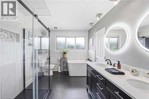364 Fennell Avenue W, Hamilton, ON - Indoor Photo Showing Bathroom